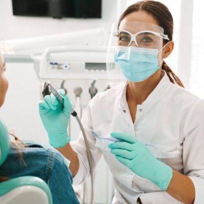 4 Factors To Consider When Choosing a Dentist
