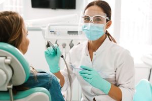 4 Factors To Consider When Choosing a Dentist