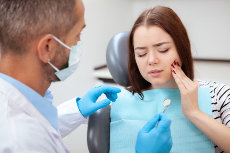 8 Signs You Need To See an Oral Surgeon